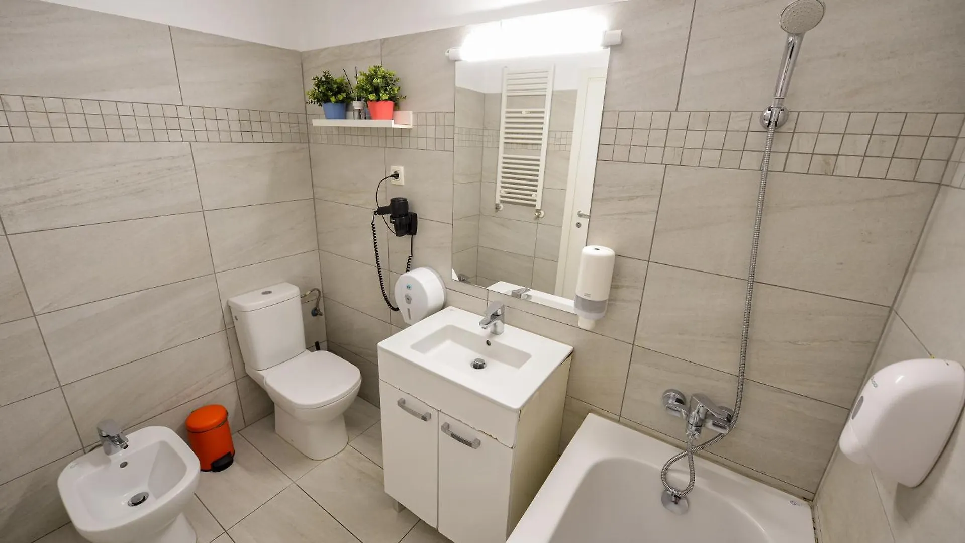 Bucharest Central Apartments & Suites