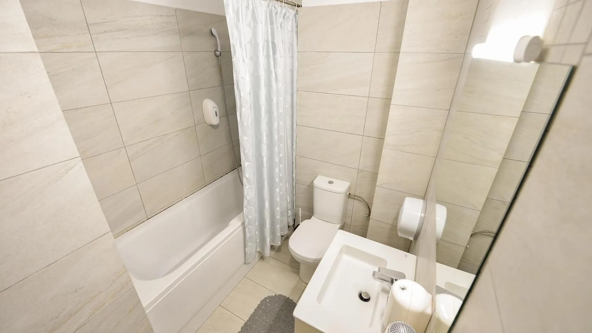 Bucharest Central Apartments & Suites 0*,